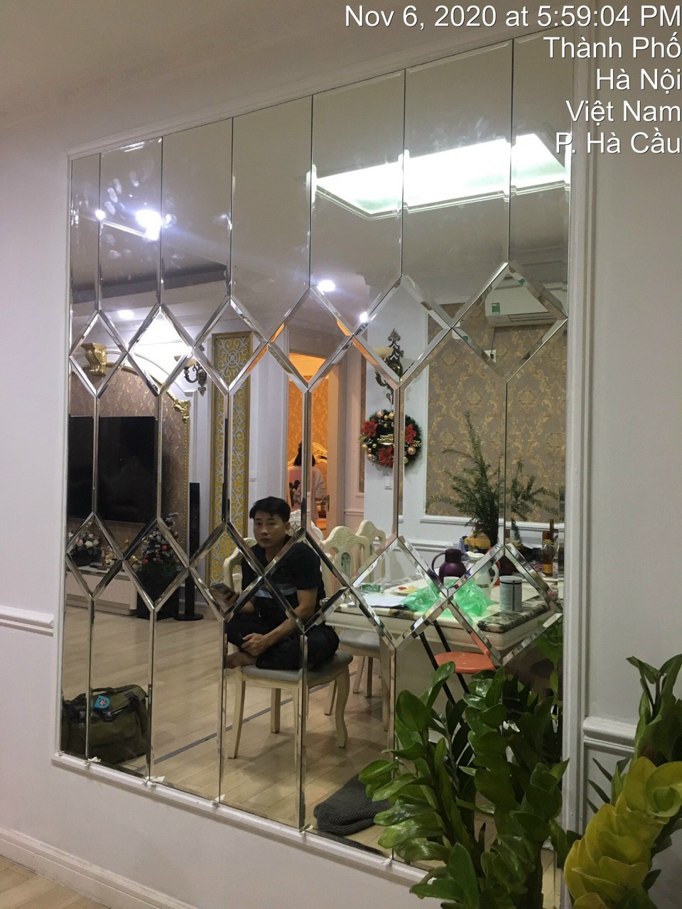 Gương trang trí phòng khách mẫu trám tên lửa